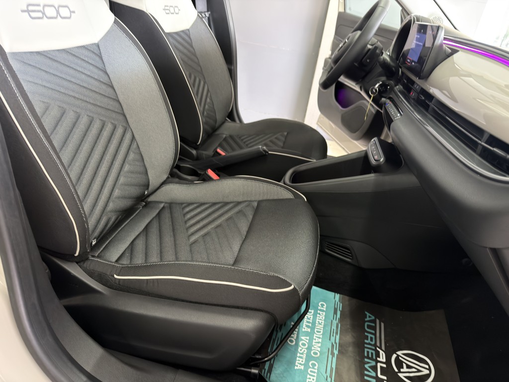 FIAT 600 1200 HYBRID 110 CV ICON KM 5240